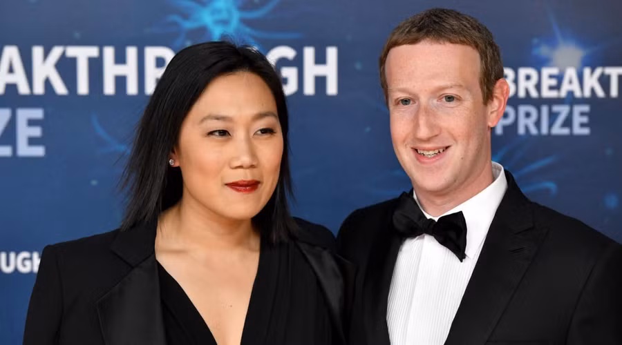 Priscilla Chan và Mark Zuckerberg (ảnh: Breakthrough Prize/JTA).