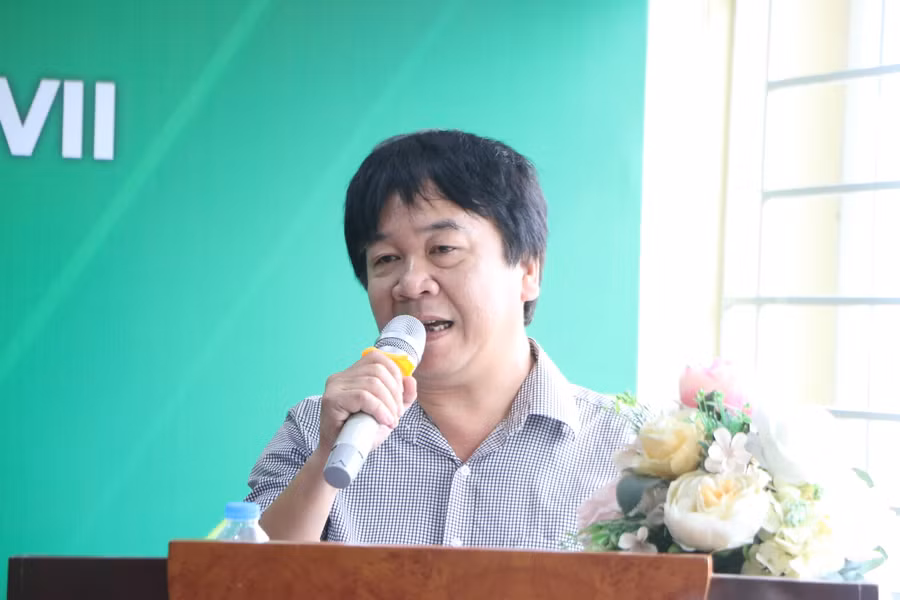 Nhà báo Phan Việt Hùng - Phó Tổng Biên tập Báo Thiếu niên Tiền phong và Nhi Đồng phát biểu tại buổi lễ phát động.