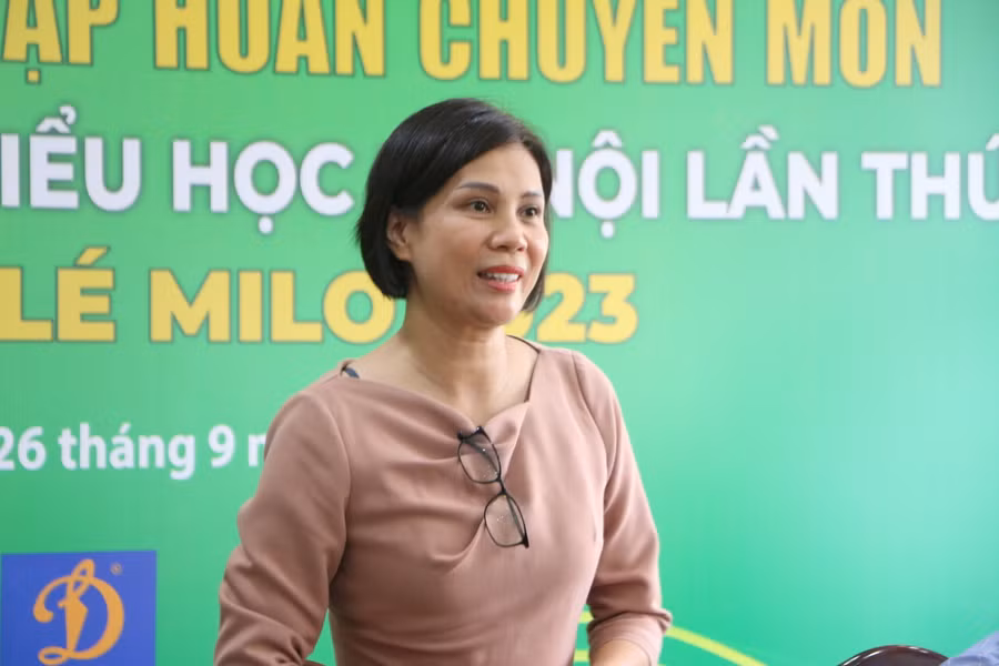 Cô Nguyễn Thị Xuân Hương - Hiệu trưởng Trường Tiểu học Ngô Quyền.