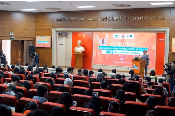 Lễ phát động được tổ chức tại Đại học Ngoại thương - trường có sinh viên giành huy chương đồng nội dung Microsoft Excel 2013 tại vòng chung kết thế giới cuộc thi MOSWC 2019.