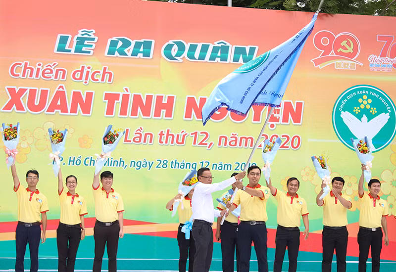 Lãnh đạo thành phố cùng đại diện Ban Chỉ huy chiến dịch tuyên bố khai mạc "Xuân tình nguyện lần thứ 12 - năm 2020"