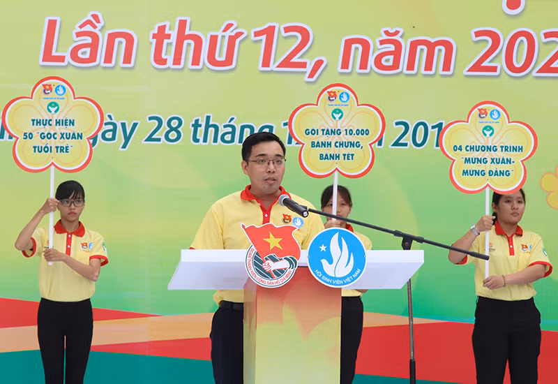 Ông Nguyễn Tất Toàn - Chỉ huy trưởng chiến dịch "Xuân tình nguyện 2020" phát biểu