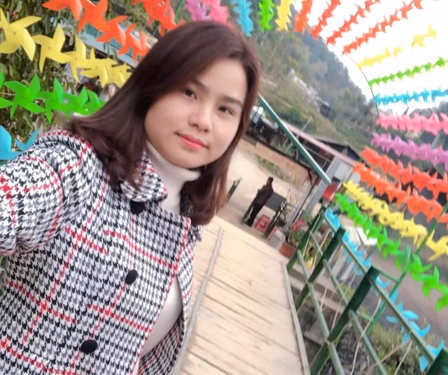 Nữ Thạc sĩ 9X người Tày trồng dâu tây, hoa hồng cho doanh thu 2 tỷ đồng/năm - 1