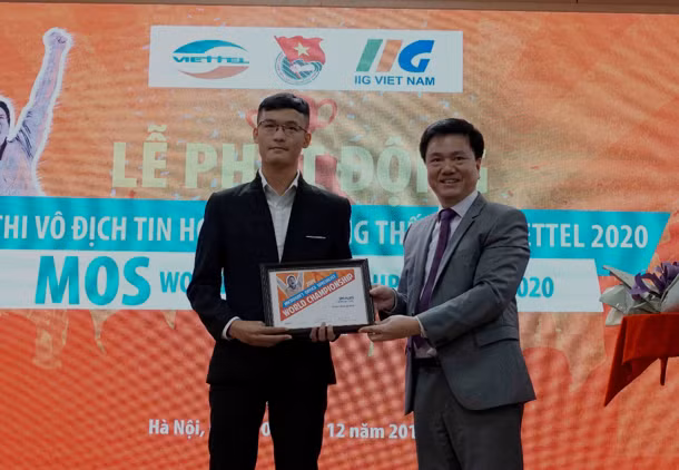 Trần Hoàng Anh (sinh viên Đại học Ngoại thương) đạt thành tích Thế giới với Huy chương Đồng nội dung Microsoft Excel 2013 tại MOSWC - Viettel 2019.