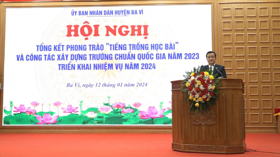 Ông Đỗ Mạnh Hưng – Phó Bí thư Huyện ủy, Chủ tịch UBND huyện Ba Vì phát biểu tại hội nghị. Ông Đỗ Mạnh Hưng – Phó Bí thư Huyện ủy, Chủ tịch UBND huyện Ba Vì phát biểu tại hội nghị.