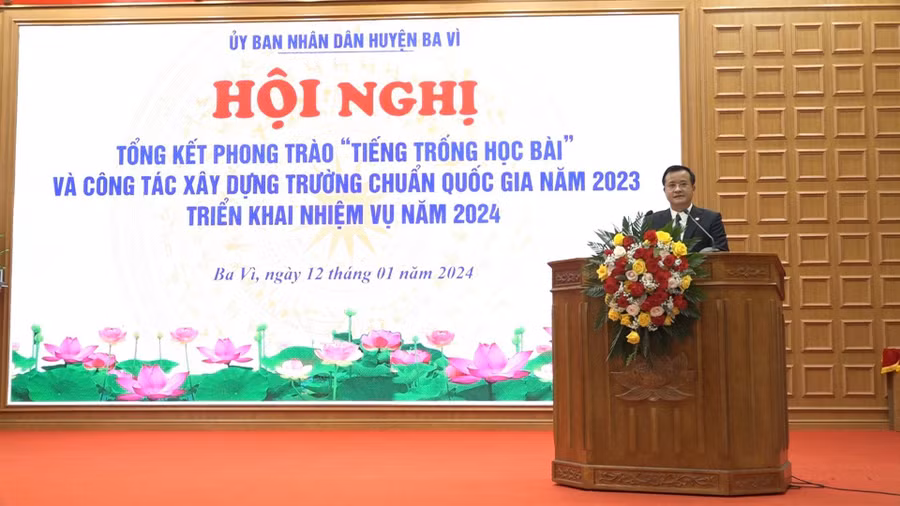 Ông Đỗ Mạnh Hưng – Phó Bí thư Huyện ủy, Chủ tịch UBND huyện Ba Vì phát biểu tại hội nghị. Ông Đỗ Mạnh Hưng – Phó Bí thư Huyện ủy, Chủ tịch UBND huyện Ba Vì phát biểu tại hội nghị.