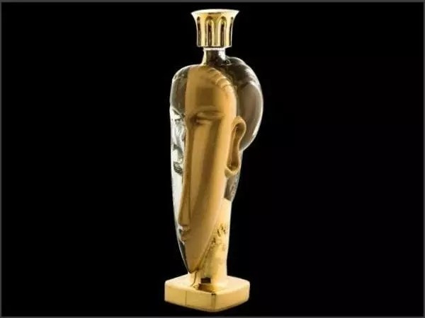Những món đồ quen thuộc xưa như trái đất nhưng lại có giá trên trời - Ảnh 7. Những món đồ quen thuộc xưa như trái đất nhưng lại có giá trên trời - Ảnh 7.