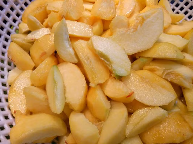 Bí quyết làm món đào ngâm đường “thần thánh” ngon như ở hàng - 2