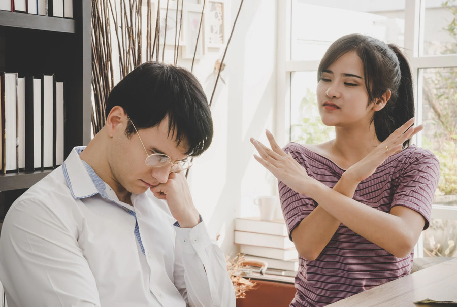 Cha mẹ cần đảm bảo rằng nỗi đau buồn khi chia tay của con không tiến triển thành tình trạng sức khỏe tâm thần. (Ảnh: ITN). Cha mẹ cần đảm bảo rằng nỗi đau buồn khi chia tay của con không tiến triển thành tình trạng sức khỏe tâm thần. (Ảnh: ITN).