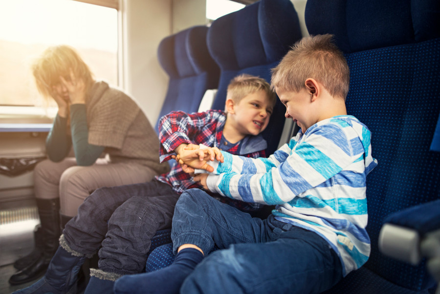 Khi bọn trẻ nhận ra rằng bạn không bị thao túng, chúng sẽ ít có khả năng sử dụng chiến thuật đó trong tương lai. (Ảnh: ITN). Khi bọn trẻ nhận ra rằng bạn không bị thao túng, chúng sẽ ít có khả năng sử dụng chiến thuật đó trong tương lai. (Ảnh: ITN).