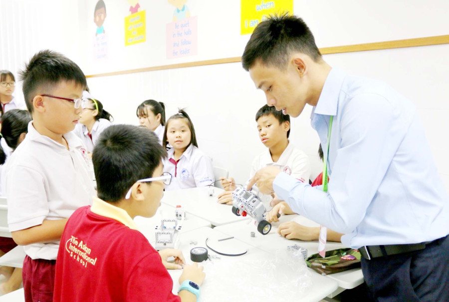 Giáo viên và học sinh hào hứng với mô hình giáo dục STEM Giáo viên và học sinh hào hứng với mô hình giáo dục STEM