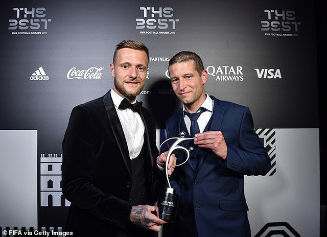 CLB Leeds United giành giải Fair Play. CLB Leeds United giành giải Fair Play.