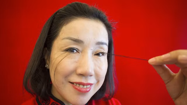 “Mỹ nhân” có hàng mi dài nhất thế giới khiến nhiều người thấy... sợ 