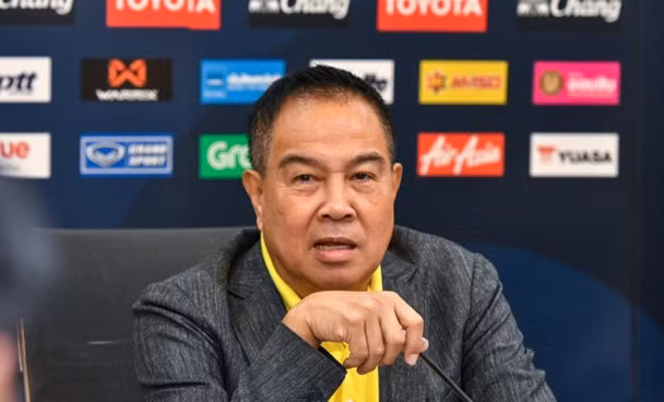 Chủ tịch Somyot Pumpanmuang của FAT xác nhận việc sân 700th Aniversary ở Chiangmai trễ tiến độ