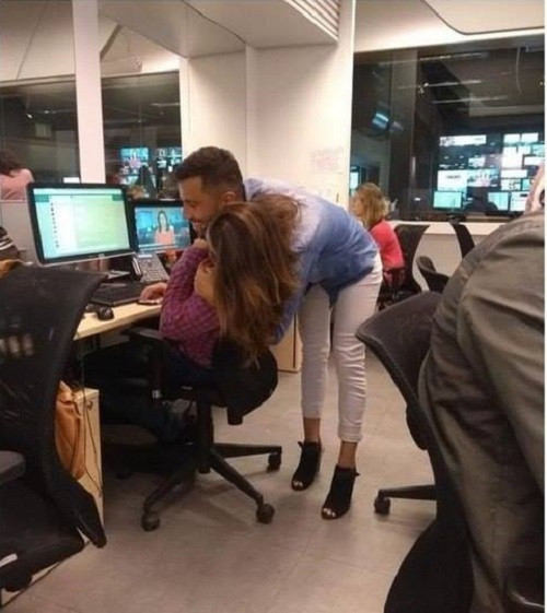 Chân ải chân ai.