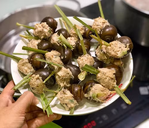 Chả ốc lá lốt nhồi ngon mà làm dễ hơn bạn tưởng - 3