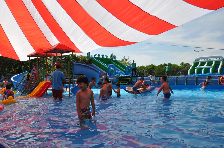  Công viên nước mini Arena water park có sức chứa 500 khách mỗi ngày.