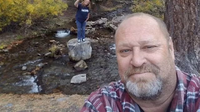 Đổi đời nhờ một cái chăn cũ, triệu phú Mỹ sau đó phải bán nhà đi nơi khác - Ảnh 4