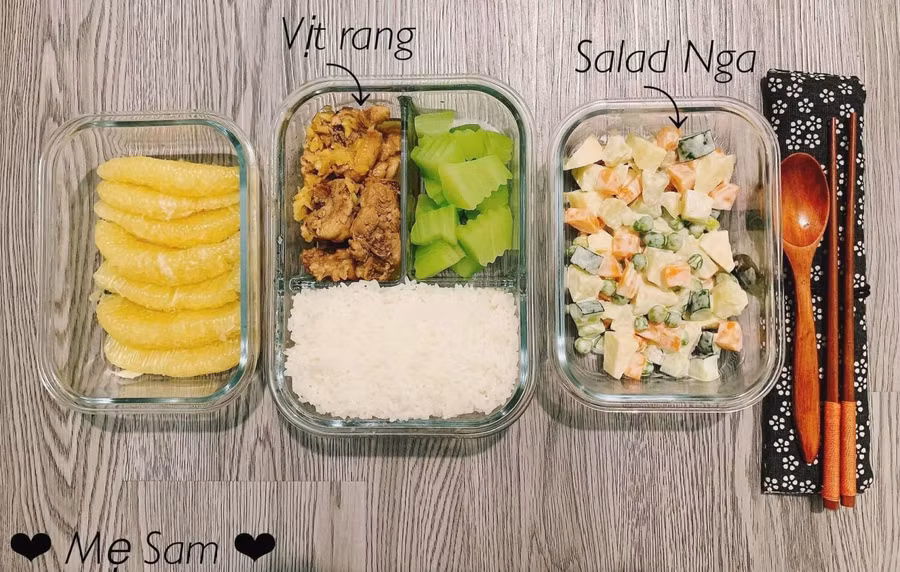 Ngon mắt những hộp cơm trưa “vợ người ta” nấu cho chồng mang đi làm mùa dịch ảnh 2