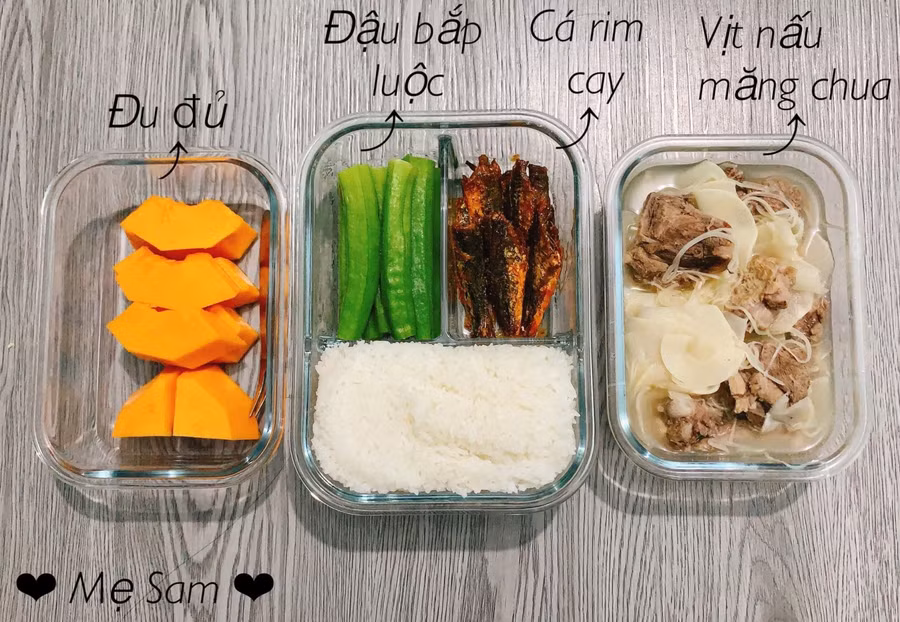 Ngon mắt những hộp cơm trưa “vợ người ta” nấu cho chồng mang đi làm mùa dịch ảnh 17