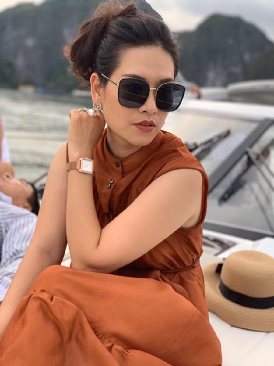 Hiện, nữ diễn viên có trung tâm kỹ năng mềm riêng cho trẻ em từ 13 tuổi.