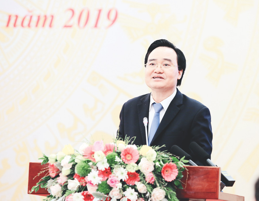Bộ trưởng Bộ GD&ĐT Phùng Xuân Nhạ phát biểu tại Hội nghị tổng kết năm học 2018 – 2019 và triển khai nhiệm vụ năm học 2019 – 2020. Ảnh: Xuân Phú Bộ trưởng Bộ GD&ĐT Phùng Xuân Nhạ phát biểu tại Hội nghị tổng kết năm học 2018 – 2019 và triển khai nhiệm vụ năm học 2019 – 2020. Ảnh: Xuân Phú