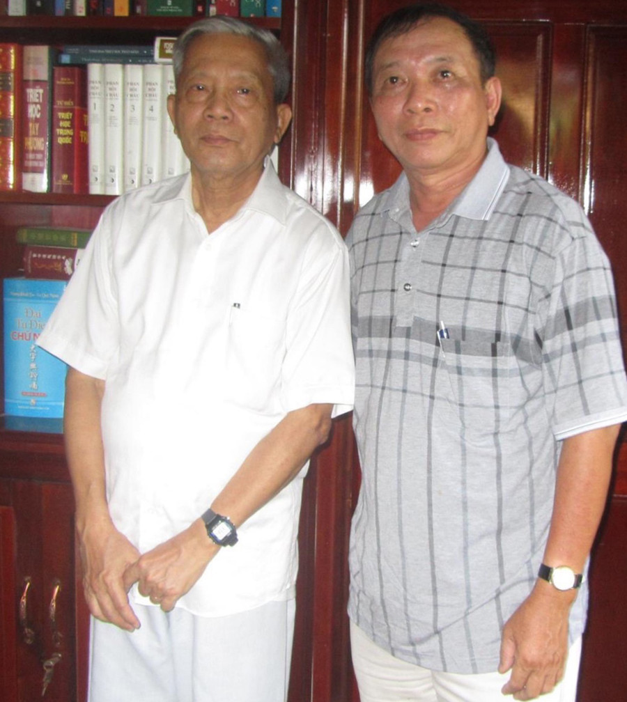 Tác giả với nhà thơ Nguyễn Khoa Điềm