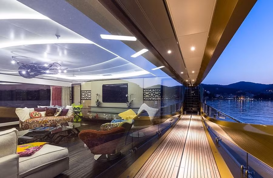 Noi that xa xi ben trong 5 sieu du thuyen phuc vu hoi nha giau hinh anh 3 