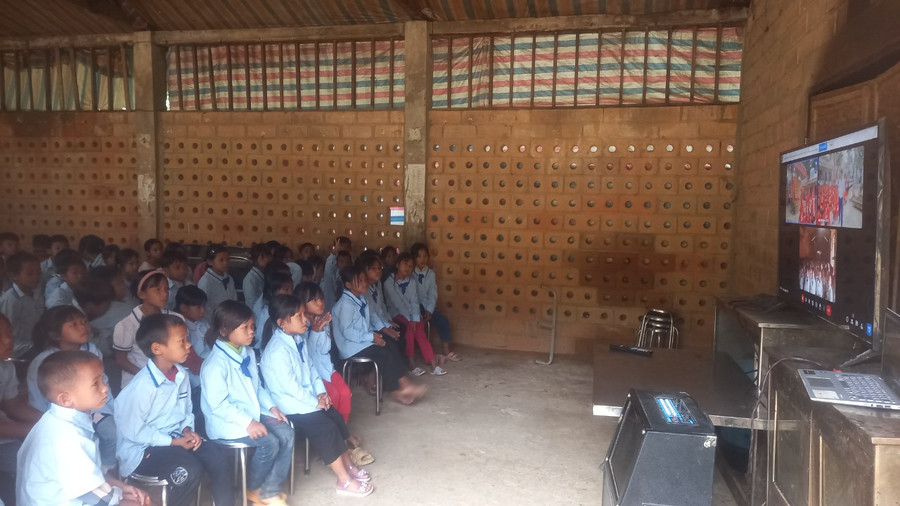 Lễ Khai giảng trực tuyến tại điểm trường Mô Chi, trường phổ thông DTBT Tiểu học xã Pa Ủ. Lễ Khai giảng trực tuyến tại điểm trường Mô Chi, trường phổ thông DTBT Tiểu học xã Pa Ủ.