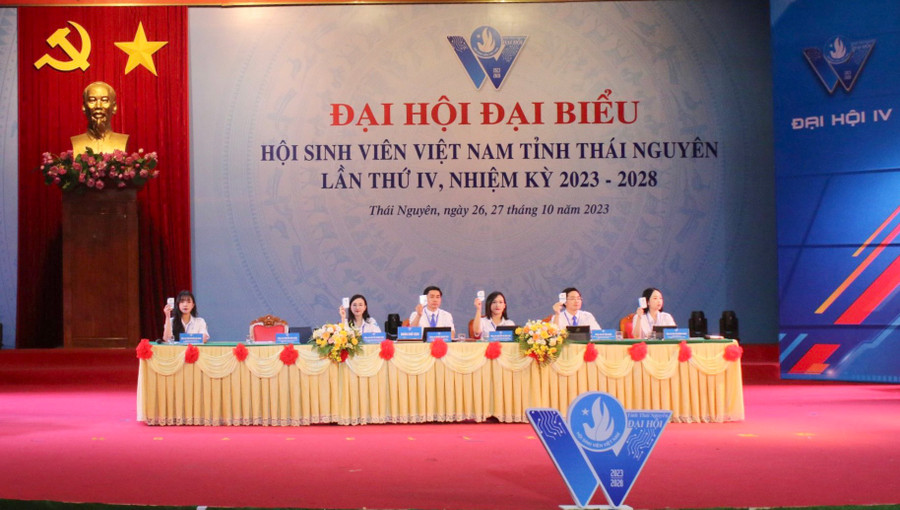 Đoàn Chủ tịch Đại hội. Đoàn Chủ tịch Đại hội.