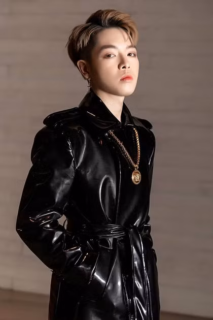 Sau cuộc thi, học trò Mỹ Tâm quyết tâm giảm cân và can thiệp dao kéo năm 2017. Anh gọt cằm, nâng và thu gọn cánh mũi, tạo hình môi trái tim. Tôi trải qua ca phẫu thuật kéo dài năm tiếng và không thấy đau nhờ được gây mê. Hai tuần sau tôi hồi phục, Đức Phúc kể. Ngoại hình mới của Đức Phúc khiến nhiều người ngỡ ngàng. Đức Phúc thừa nhận câu chuyện về ngoại hình giúp anh được chú ý, sự nghiệp nhờ đó mà thăng hoa hơn. Anhtrở thành một trong những ca sĩ trẻ đắt show trong hai năm trở lại đây.