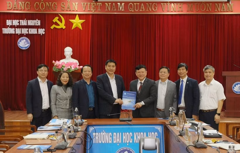 Đại học Thái Nguyên có 2 cá nhân được phong tặng danh hiệu Nhà giáo Ưu tú.