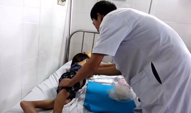 Khởi tố kẻ bạo hành bé gái 6 tuổi ở Ninh Thuận