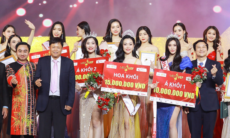 Top 3 người đẹp cuộc thi Miss UEF 2022. Top 3 người đẹp cuộc thi Miss UEF 2022.