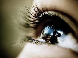 10-bi-quyet-cham-soc-suc-khoe-doi-mat-1