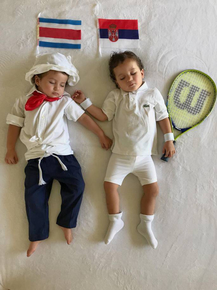 Costa Rica - Serbia: chị thực hiện những bức ảnh này khi các con ngủ hoặc ăn no không quậy phá