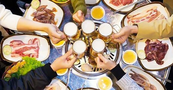 uống rượu bia 3 uống rượu bia, rượu bia, đồ ăn