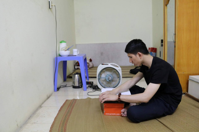 Giấc mơ của cậu bé khiếm thị sống một mình giữa Thủ đô - ảnh 2