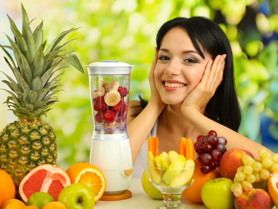 Vitamin C có trong cam và chanh rất hiệu quả trong việc điều trị và ngăn ngừa mụn tái phát, chống lại sự phát triển của các nếp nhăn, nám.