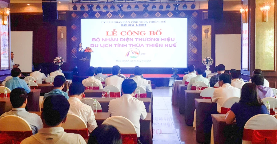 Buổi lễ công bố Bộ nhận diện thương hiệu du lịch Huế thu hút sự quan tâm của nhiều đơn vị lữ hành