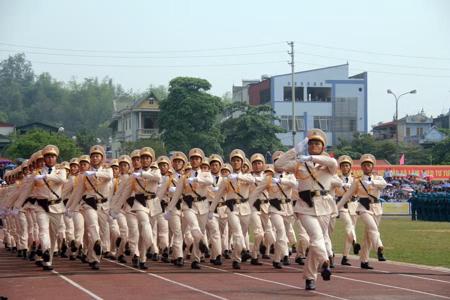 Màn diễu binh của lực lượng Công an tỉnh Điện Biên tại lễ kỷ niệm
