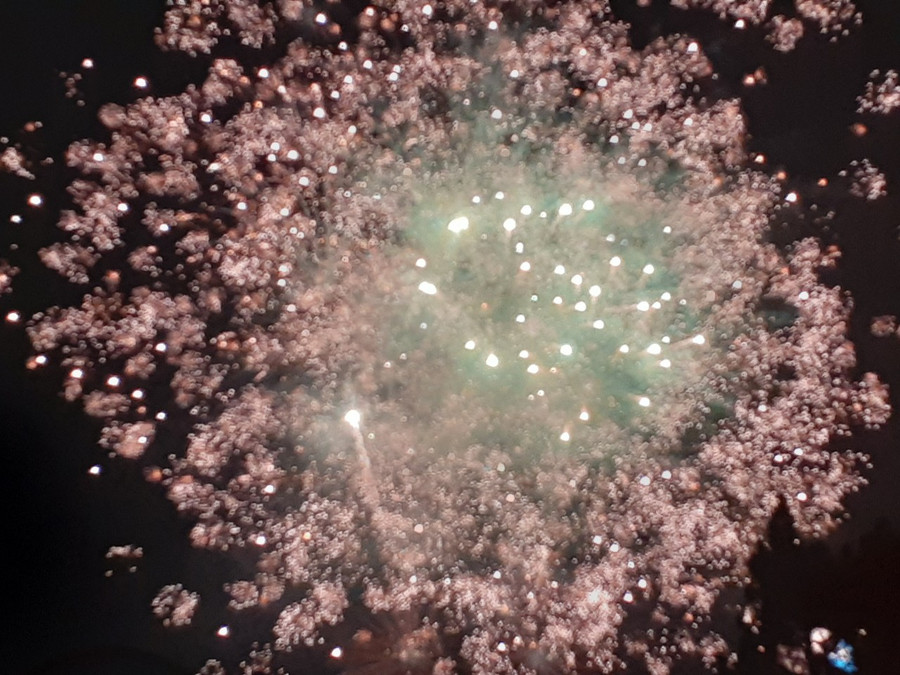 Màn bắn pháo hoa đặc sắc.