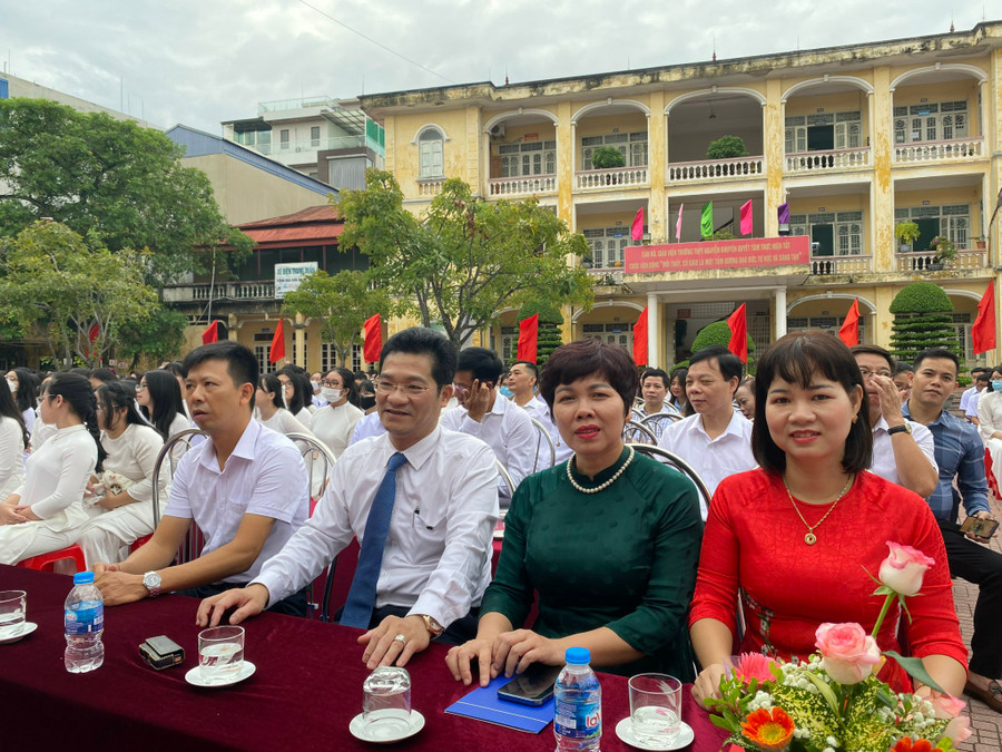 Lãnh đạo tỉnh Nam Định dự lễ khai giảng năm học 2022-2023 tại Trường THPT Nguyễn Khuyến. Lãnh đạo tỉnh Nam Định dự lễ khai giảng năm học 2022-2023 tại Trường THPT Nguyễn Khuyến.