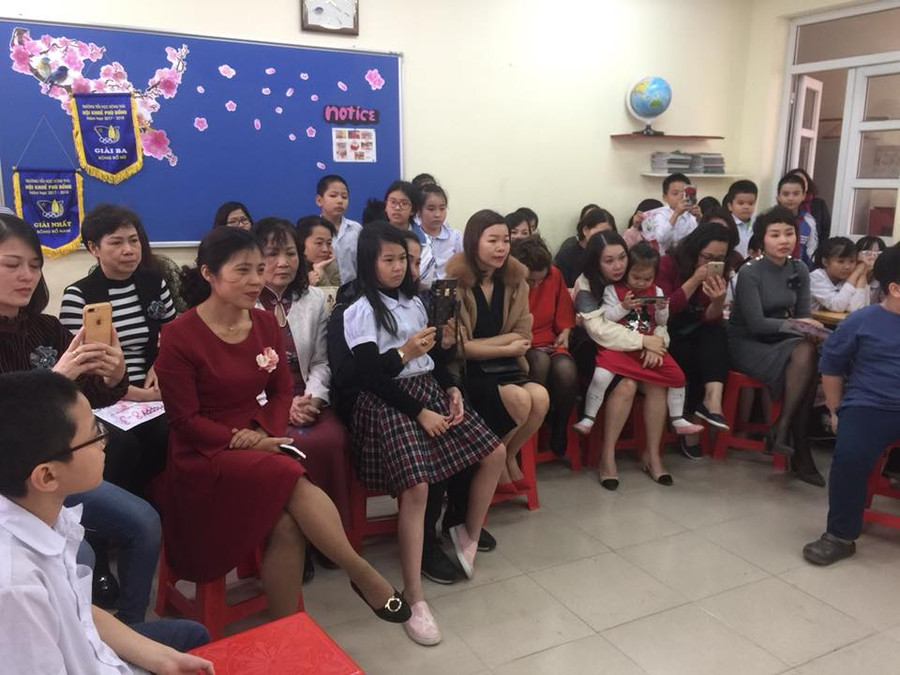 Phụ huynh luôn có vai trò vô cùng quan trọng, cùng nhà trường nuôi dạy con trở thành công dân tốt Phụ huynh luôn có vai trò vô cùng quan trọng, cùng nhà trường nuôi dạy con trở thành công dân tốt