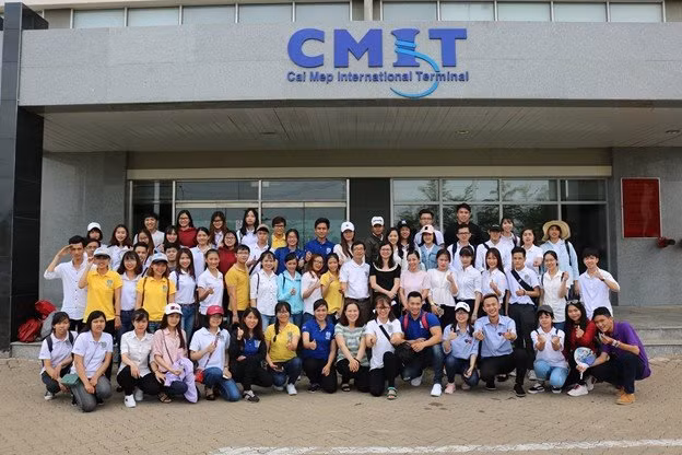 Nhận định qua các chương trình tư vấn nghề nghiệp: Học sinh lớp 12 còn chưa có sự chuẩn bị kỹ ảnh 2