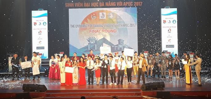 Sinh viên ĐH Sư phạm Đà Nẵng giành giải Nhất cuộc thi APEC 2017. 