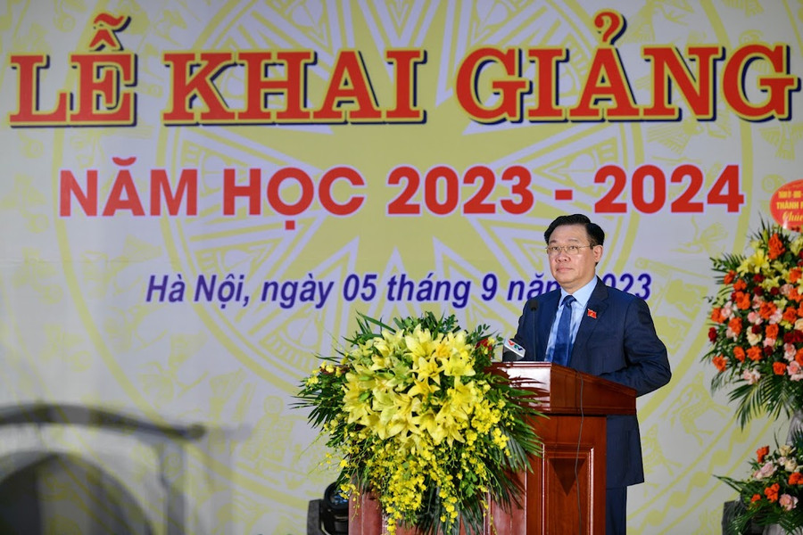 Chủ tịch Quốc hội kỳ vọng các thế hệ học sinh của Trường Hữu nghị T78 tiếp tục noi gương các thế hệ đi trước. Chủ tịch Quốc hội kỳ vọng các thế hệ học sinh của Trường Hữu nghị T78 tiếp tục noi gương các thế hệ đi trước.