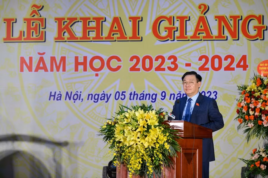 Chủ tịch Quốc hội kỳ vọng các thế hệ học sinh của Trường Hữu nghị T78 tiếp tục noi gương các thế hệ đi trước.