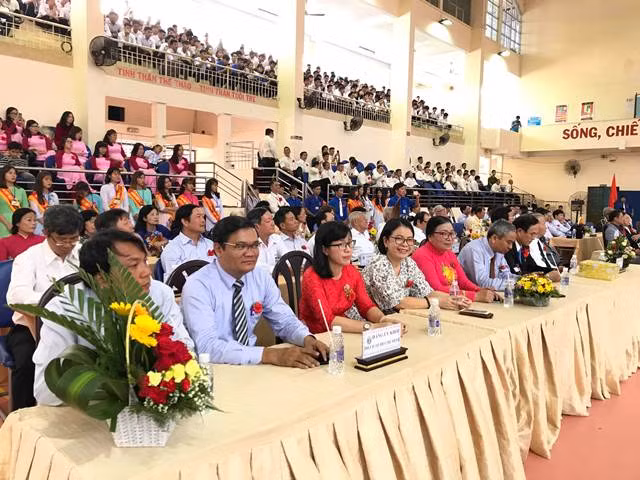 Đại biểu là lãnh đạo UBND TPHCM, Liên đoàn LĐ TPHCM và đại diện các Trường ĐH trên địa bàn