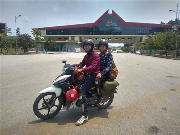 Nguyễn Văn Sơn và mẹ. Nguyễn Văn Sơn và mẹ.